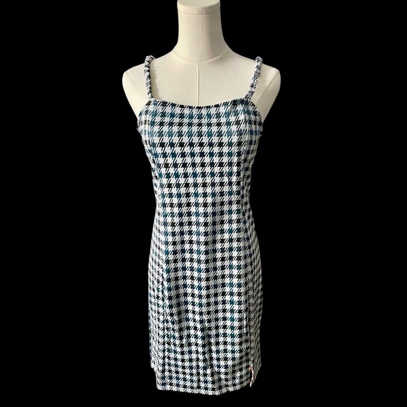 Hippie Rose Dresses & Skirts - Hippie Rose Houndstooth Knit Mini Dress, size M, NWT